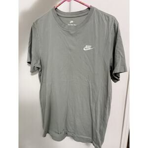 Nike T Shirt Men’s Size Medium